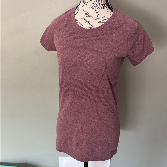 lululemon athletica Tops - Lululemon size 8 Swiftly Top